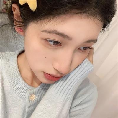 蓝眼睛波利